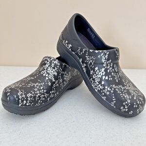 Crocs Neria Pro II Womens Graphic Floral Slip Resistant Clog Black Silver 7 W